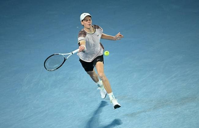 TENNIS AUSTRALIAN OPEN, Jannik Sinner of Italy in action during the Men?s Singles final against Daniil Medvedev of Russia on Rod Laver Arena on Day 15 of the 2024 Australian Open at Melbourne Park in Melbourne, Sunday, January 28, 2024. ( NO ARCHIVING, EDITORIAL USE ONLY, NO USE IN BOOKS WITHOUT CONSENT MELBOURNE VICTORIA AUSTRALIA  Copyright: xJAMESxROSSx 20240128001894741126