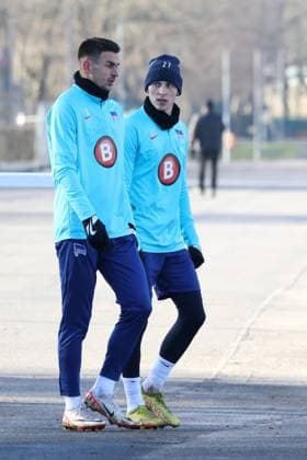 DEU, DFL, 2 FBL Hertha BSC, Training, 28 01 2024, Sportforum, Berlin, DEU, DFL, 2 FBL Hertha BSC, Training, in the picture Smail Prevljak Hertha BSC Berlin 9 , Palko Dardai Hertha BSC Berlin 27 DFL regulations prohibit any use of Photographs as image sequences and or quasi video Foto Juergen Engler nordphoto GmbH nordphotoxGmbHx xEngler nph00076