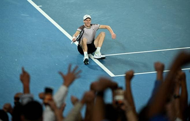 TENNIS AUSTRALIAN OPEN, Jannik Sinner of Italy reacts after winning the Men?s Singles final against Daniil Medvedev of Russia on Rod Laver Arena on Day 15 of the 2024 Australian Open at Melbourne Park in Melbourne, Sunday, January 28, 2024. ( NO ARCHIVING, EDITORIAL USE ONLY, NO USE IN BOOKS WITHOUT CONSENT MELBOURNE VICTORIA AUSTRALIA  Copyright: xJAMESxROSSx 20240128001894766362