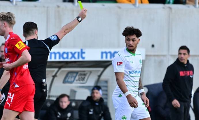 28 01 2024 Soccer Season 2023 2024 2 Soccer Bundesliga 19 Matchday SpVgg Greuther Fürth Kleeblatt KSV Holstein Kiel Störche Sportfoto Zink xwoxzix DFL regulations prohibit any use of photographs as image sequences and or quasi video only for editorial use Alexander Sather referee shows Armindo Sieb 30, SpVgg Greuther Fürth yellow card yellow