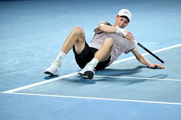 TENNIS AUSTRALIAN OPEN, Jannik Sinner of Italy drops onto the court as he celebrates match point during his Men?s Singles final win against Daniil Medvedev of Russia on Rod Laver Arena on Day 15 of the 2024 Australian Open at Melbourne Park in Melbourne, Sunday, January 28, 2024. ( NO ARCHIVING, EDITORIAL USE ONLY, NO USE IN BOOKS WITHOUT CONSENT MELBOURNE VICTORIA AUSTRALIA  Copyright: xJOELxCARRETTx 20240128001894771812
