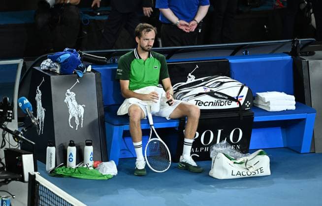 TENNIS AUSTRALIAN OPEN, Daniil Medvedev of Russia recovers after losing the Men?s Singles final against Jannik Sinner of Italy on Rod Laver Arena on Day 15 of the 2024 Australian Open at Melbourne Park in Melbourne, Sunday, January 28, 2024. ( NO ARCHIVING, EDITORIAL USE ONLY, NO USE IN BOOKS WITHOUT CONSENT MELBOURNE VICTORIA AUSTRALIA  Copyright: xJAMESxROSSx 20240128001894773114