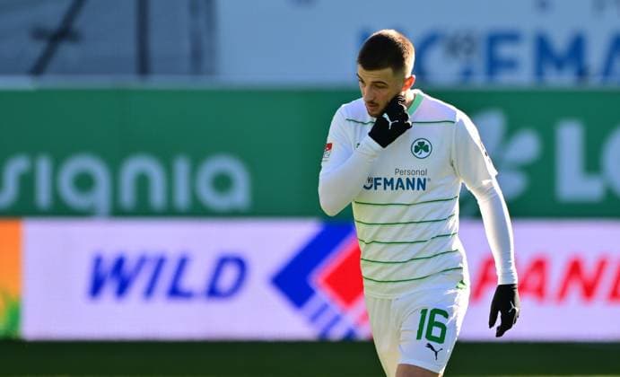 28 01 2024 Soccer Season 2023 2024 2 Soccer Bundesliga 19 Matchday SpVgg Greuther Fürth Kleeblatt KSV Holstein Kiel Störche Sportfoto Zink MeZi xmexzix DFL regulations prohibit any use of photographs as image sequences and or quasi video only for editorial use Lukas Petkov 16, SpVgg Greuther Fürth disappointed Disappointment