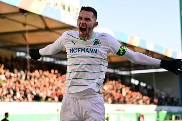28 01 2024 Soccer Season 2023 2024 2 Soccer Bundesliga 19 Matchday SpVgg Greuther Fürth Kleeblatt KSV Holstein Kiel Störche Sportfoto Zink xwoxzix DFL regulations prohibit any use of photographs as image sequences and or quasi video only for editorial use Branimir Hrgota 10 SpVgg Greuther Fürth Jubel Freude