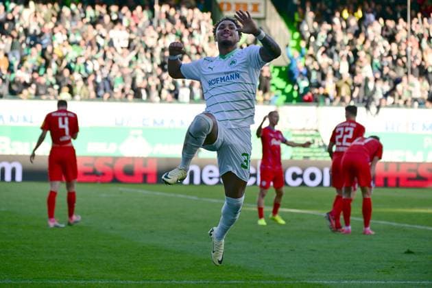 28 01 2024 Soccer Season 2023 2024 2 Soccer Bundesliga 19 Matchday SpVgg Greuther Fürth Kleeblatt KSV Holstein Kiel Störche Sportfoto Zink MeZi xmexzix DFL regulations prohibit any use of photographs as image sequences and or quasi video only for editorial use Torjubel Jubel Freude nach Treffer Torschuß zum 1 0 durch Armindo Sieb 30, SpVgg Greuther Fürth