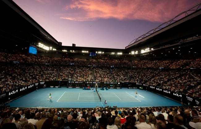 (240128) -- MELBOURNE, Jan. 28, 2024 Jannik Sinner (R) competes with Daniil Medvedev during the men s singles final between Jannik Sinner of Italy and Daniil Medvedev of Russia at Australian Open tennis tournament in Melbourne, Australia, Jan. 28, 2024. ) (SP)AUSTRALIA-MELBOURNE-TENNIS-AUSTRALIAN OPEN-FINAL MaxPing 
