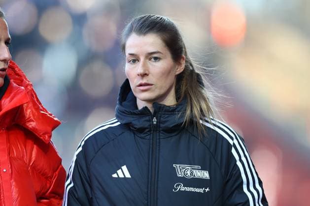 28.01.2024, xtgx, Fussball 1.Bundesliga, 1.FC Union Berlin - SV Darmstadt 98 emspor, v.l. Marie-Louise Eta (Berlin, Co-Trainerin) (DFL DFB REGULATIONS PROHIBIT ANY USE OF PHOTOGRAPHS as IMAGE SEQUENCES and or QUASI-VIDEO) Berlin *** 28 01 2024, xtgx, Soccer 1 Bundesliga, 1 FC Union Berlin SV Darmstadt 98 emspor, v l Marie Louise Eta Berlin, Co Trainer DFL DFB REGULATIONS PROHIBIT ANY USE OF PHOTOGRAPHS as IMAGE SEQUENCES and or QUASI VIDEO Berlin