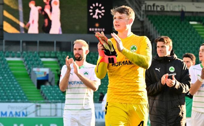 28 01 2024 Soccer Season 2023 2024 2 Soccer Bundesliga 19 Matchday SpVgg Greuther Fürth Kleeblatt KSV Holstein Kiel Störche Sportfoto Zink xwoxzix DFL regulations prohibit any use of photographs as image sequences and or quasi video only for editorial use Jonas Urbig 40, SpVgg Greuther Fürth after the end of the match