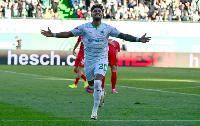 28 01 2024 Soccer Season 2023 2024 2 Soccer Bundesliga 19 Matchday SpVgg Greuther Fürth Kleeblatt KSV Holstein Kiel Störche Sportfoto Zink MeZi xmexzix DFL regulations prohibit any use of photographs as image sequences and or quasi video only for editorial use Torjubel Jubel Freude nac Treffer Tor Torschuß zum 1 0 durch Armindo Sieb 30, SpVgg Greuther Fürth