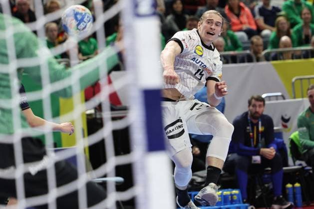 GER, EHF Euro 2024, Men, Match for 3rd place, Cologne, Sweden SWE vs Germany GER 28 01 2024, Lanxess Arena , Koeln , GER, EHF Euro 2024, Men, Match for 3rd place, Cologne, Sweden SWE vs Germany GER , in the picture Juri Knorr GER 15 , free in front of the goal nordphotoxGmbHx xMeuter nph00351
