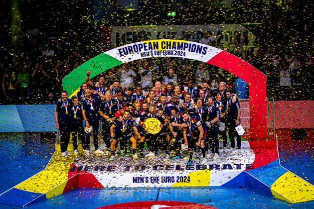 Handball I Men I Euro 2024 I Final I France Denmark I 28 01 2024 The French team celebrates the European Championship Cologne Lanxess Arena North Rhine-Westphalia Germany Copyright: xLobeca Krausex