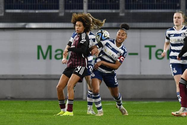 Vanessa Fuerst MSV Duisburg Frauen in duel with Amira Arfaoui 1 FC Nuernberg Frauen GER, MSV Duisburg Frauen vs 1 FC Nuernberg Frauen, Fußball, Bundesliga,11 Spieltag Spielzeit 2023 2024, 28 01 2024 DFL DFB REGULATIONS PROHIBIT ANY USE OF PHOTOGRAPHS AS IMAGE SEQUENCES AND OR QUASI VIDEO GER, MSV Duisburg Frauen vs 1 FC Nuernberg Frauen, Football, Bundesliga,11 Matchday Season 2023 2024, 28 01 2024 Duisburg Copyright: xEibner-Pressefoto ThomasxThienelx EP_TTL