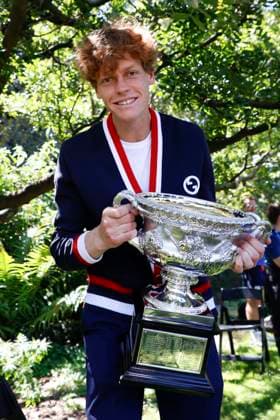 2024 Australian Open Mens Champion Media Opportunity Jannik Sinner of Italy is posing with the Norman Brookes Challenge Cup after winning the 2024 Australian Open Final at the Royal Botanic Gardens in Melbourne, Australia, on January 29, 2024. Melbourne Victoria Australia  Copyright: xCiroxDexLucax originalFilename:deluca-2024aust240129_npmP3.jpg