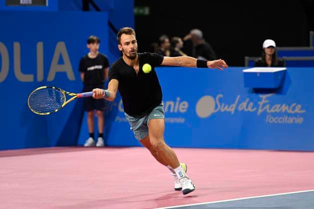 MONTPELLIER, FRANCE - JANUARY 29 : Antoine ESCOFFIER (FRA) during the qualifiers of the ATP, Tennis Herren 250 Open Sud de France tournament in Montpellier, France on January 29th, 2024. TENNIS : Open Sud de France ATP 250 - 29 01 2024 ValentinaClaret Panoramic 