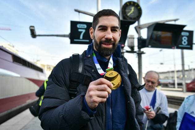 Sport Bilder des Tages Euro Champion French Handball Team Back To Paris France s Nikola Karabatic at the Gare du Nord railway station in Paris, on January 29, 2024, upon French handball team s arrival one day after winning the Men s EURO 2024 EHF Handball European Championship, EM, Europameisterschaft final. Photo by Firas Abdullah ABACAPRESS.COM Paris Ile-de-France France  Copyright: xAbdullahxFiras ABACAx