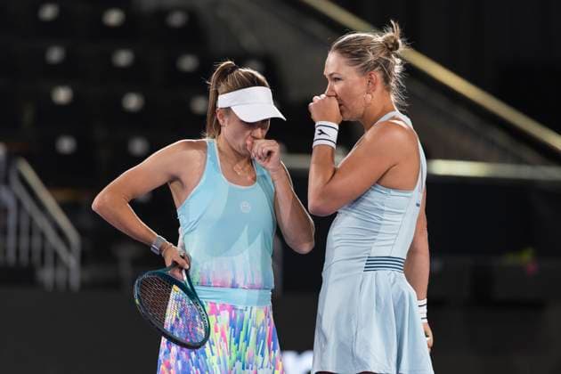 TENNIS - WTA, Tennis Damen Upper Austria Ladies Linz LINZ,AUSTRIA,29.JAN.24 - TENNIS - WTA Tour, Upper Austria Ladies Linz. Image shows Ellen Perez (AUS) and Nicole Melichar-Martinez (USA).  GEPAxpictures xGintarexKarpaviciute