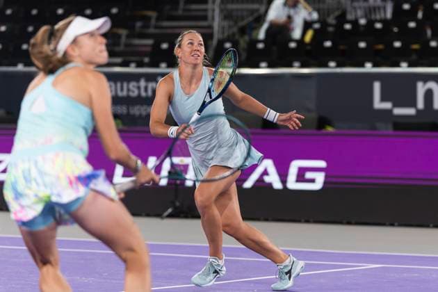 TENNIS - WTA, Tennis Damen Upper Austria Ladies Linz LINZ,AUSTRIA,29.JAN.24 - TENNIS - WTA Tour, Upper Austria Ladies Linz. Image shows Ellen Perez (AUS) and Nicole Melichar-Martinez (USA).  GEPAxpictures xGintarexKarpaviciute