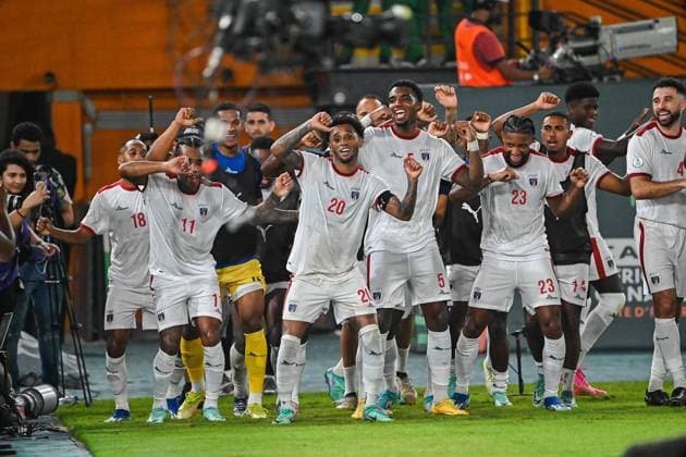 Sport Themen der Woche KW05 Sport Bilder des Tages January 29, 2024. AFCON 2023- Ryan Mendes and his teammates celebrate his goal, Cape Verde vs Mauritania. FÃ lix HouphouÃ«t-Boigny, Abidjan, Cote D Ivoire - Photo by Ebenezer Amoakoh (Photogod)