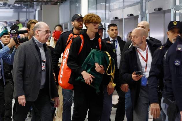 Foto Cecilia Fabiano LaPresse 30 Gennaio 2024 Roma, Italia - Cronaca - Jannik Sinner arriva all& x2019;aeroporto Leonardo da Vinci a Fiumicino Nella foto: Jannik Sinner January 30, 2024 Roma, Italy - Jannik Sinner arives at Fiumicino& x2019;s Leonardo da Vinci airport In the photo: Jannik Sinner  Copyright: xCeciliaxFabiano LaPresse ceciliax