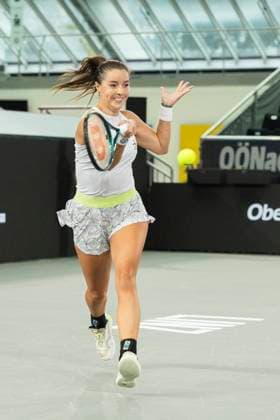 TENNIS - WTA, Tennis Damen Upper Austria Ladies Linz LINZ,AUSTRIA,30.JAN.24 - TENNIS - WTA Tour, Upper Austria Ladies Linz. Image shows Jodie Burrage (GBR).  GEPAxpictures xGintarexKarpaviciute