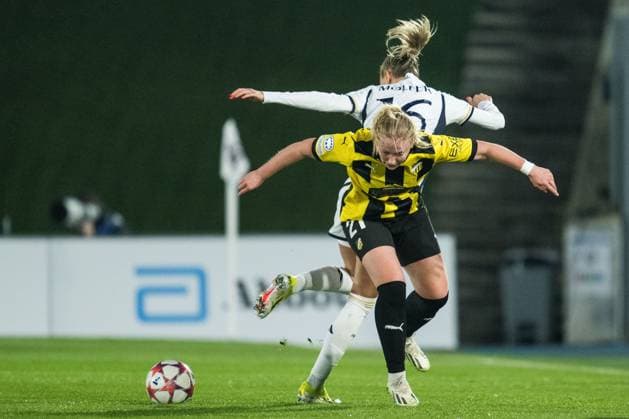 240130 Johanna Fossdalsa Sorensen of Häcken and Caroline Moller of Real Madrid during the UEFA Women s Champions League football match between Real Madrid and Häcken on January 30, 2024 in Madrid Photo Mathias Bergeld BILDBYRAN code MB MB0845 fotboll football soccer fotball champions league real madrid häcken dam bbeng women kvinner  Copyright: MATHIASxBERGELD BB240130MB028