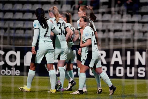 Fran Kirby of Chelsea (14) is congratulated after she puts her side 1-0 ahead with a back post header Paris FC Feminines v Chelsea Women, Football, UEFA Women s Champions League, Group D, Stade Charlety, Paris, France - 30 Jan 2024 EDITORIAL USE ONLY No use with unauthorised audio, video, data, fixture lists, club league logos or live services. Online in-match use limited to 120 images, no video emulation. No use in betting, games or single club league player publications. Copyright: xDavexWinter Shutterstockx 14324140al
