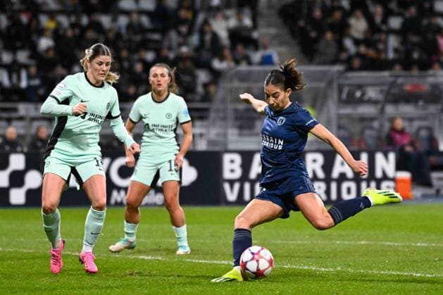 Clara Mateo ( 10 - PFC ) and Maren Mjelde ( 18 - Chelsea ) during the UEFA Women s Champions League match between PFC and Chelsea at Stade Charlety on January 30, 2024 in Paris, France. ( Photo by federico pestellini panoramic ) - FOOTBALL : PFC vs Chelsea - Ligue des Champions Feminine - 30 01 2024 FedericoPestellini Panoramic 