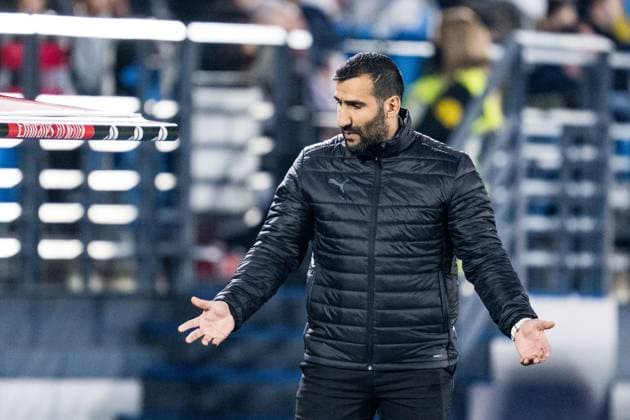 240130 Head coach Mak Lind of Häcken reacts during the UEFA Women s Champions League football match between Real Madrid and Häcken on January 30, 2024 in Madrid Photo Mathias Bergeld BILDBYRAN code MB MB0845 fotboll soccer fotball champions league real madrid häcken dam bbeng women kvinner  Copyright: MATHIASxBERGELD BB240130MB041