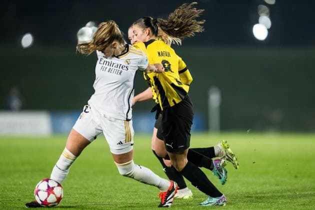 240130 Sandie Toletti of Real Madrid and Rusul Rosa Kafaji of Häcken during the UEFA Women s Champions League football match between Real Madrid and Häcken on January 30, 2024 in Madrid Photo Mathias Bergeld BILDBYRAN code MB MB0845 fotboll football soccer fotball champions league real madrid häcken dam bbeng women kvinner  Copyright: MATHIASxBERGELD BB240130MB043