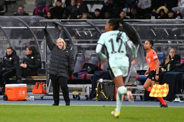 Emma Hayes ( coach Chelsea ) during the UEFA Women s Champions League match between PFC and Chelsea at Stade Charlety on January 30, 2024 in Paris, France. ( Photo by federico pestellini panoramic ) - FOOTBALL : PFC vs Chelsea - Ligue des Champions Feminine - 30 01 2024 FedericoPestellini Panoramic 