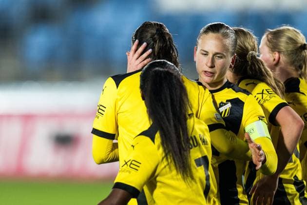 240130 Rusul Rosa Kafaji of Häcken celebrates with Filippa Curmark after 0 1 during the UEFA Women s Champions League football match between Real Madrid and Häcken on January 30, 2024 in Madrid Photo Mathias Bergeld BILDBYRAN kod MB MB0845 fotboll football soccer fotball champions league real madrid häcken dam bbeng women kvinner jubel  Copyright: MATHIASxBERGELD BB240130MB046