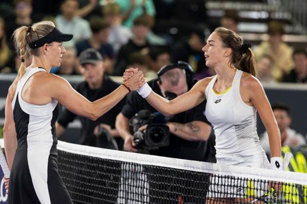 TENNIS - WTA, Tennis Damen Upper Austria Ladies Linz LINZ,AUSTRIA,30.JAN.24 - TENNIS - WTA Tour, Upper Austria Ladies Linz. Image shows Angelique Kerber (GER) and Lucia Bronzetti (ITA).  GEPAxpictures xGintarexKarpaviciute