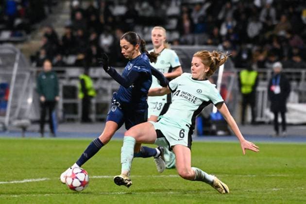 Kessya Bussy ( 22 - PFC ) and Sjoeke Nusken ( 6 - Chelsea ) during the UEFA Women s Champions League match between PFC and Chelsea at Stade Charlety on January 30, 2024 in Paris, France. ( Photo by federico pestellini panoramic ) - FOOTBALL : PFC vs Chelsea - Ligue des Champions Feminine - 30 01 2024 FedericoPestellini Panoramic 