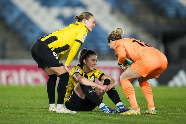 240130 Filippa Curmark, Anna Csiki and goalkeeper Jennifer Falk of Häcken celebrate after the UEFA Women s Champions League football match between Real Madrid and Häcken on January 30, 2024 in Madrid Photo Mathias Bergeld BILDBYRAN kod MB MB0845 fotboll football soccer fotball champions league real madrid häcken dam bbeng women kvinner jubel  Copyright: MATHIASxBERGELD BB240130MB072
