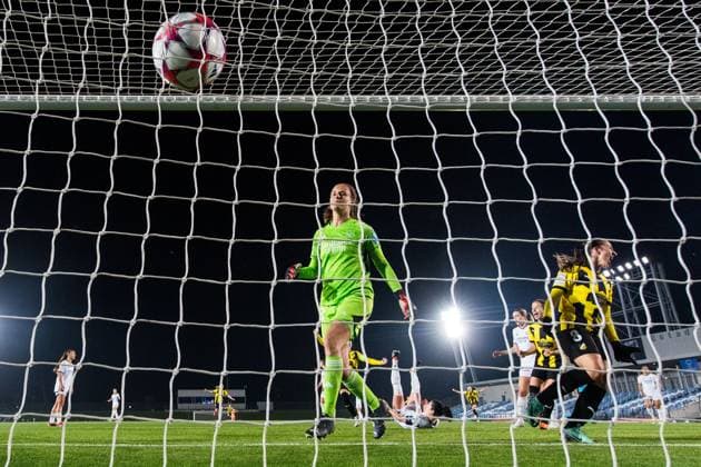 240130 Goalkeeper Mylene Chavas of Real Madrid looks dejected and Rusul Rosa Kafaji of Häcken celebrates after 0 1 during the UEFA Women s Champions League football match between Real Madrid and Häcken on January 30, 2024 in Madrid Photo Mathias Bergeld BILDBYRAN code MB MB0845 fotboll football soccer fotball champions league real madrid häcken dam bbeng women jubel depp  Copyright: MATHIASxBERGELD BB240130MB081