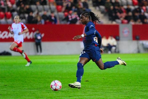 Tabitha Chawinga 22, Paris Saint Germain on the ball, FC Bayern Munich v Paris Saint Germain, Football, UEFA Women s Champions League 2023 2024, Matchday 6 on 30 01 2024 in Munich, FC Bayern Campus Bayern Germany