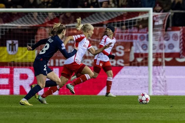 UEFA Womens Champions League FC Bayern Munich Paris Saint Germain 30 01 2024 duel Jade Le Guilly Paris Saint Germain, 28 , Pernille Harder FC Bayern Munich, 21 UEFA Womens Champions League FC Bayern Munich Paris Saint Germain, Munich, FC Bayern Campus on 30 01 2024 Copyright: xBEAUTIFULxSPORTS Wunderlx