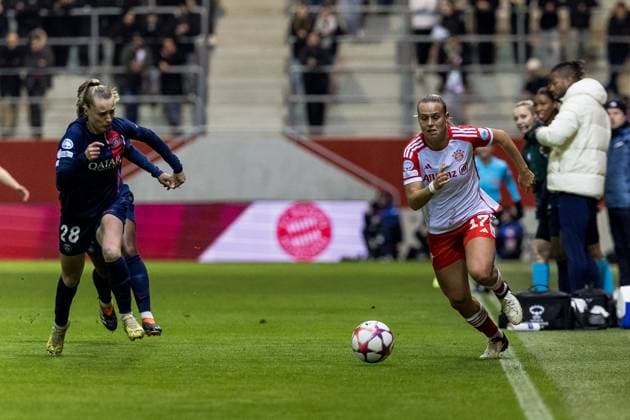 UEFA Womens Champions League FC Bayern Munich Paris Saint Germain 30 01 2024 duel Jade Le Guilly Paris Saint Germain, 28 , Klara Bühl FC Bayern Munich, 17 UEFA Womens Champions League FC Bayern Munich Paris Saint Germain, Munich, FC Bayern Campus on 30 01 2024 Copyright: xBEAUTIFULxSPORTS Wunderlx