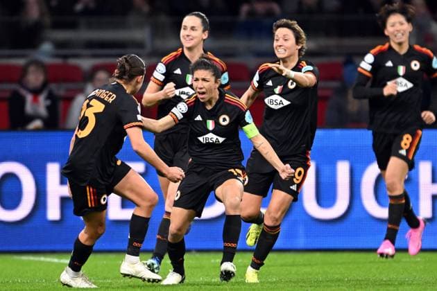 AMSTERDAM - (l-r) Laura Feiersinger of AS Roma, Elisa Bartoli of AS Roma, Valentina Giacinti of AS Roma celebrate the 0-1 during the UEFA women s Champions League match in group C between Ajax Amsterdam and AS Roma in the Johan Cruijff ArenA on 30 January 2024 in Amsterdam, Netherlands. ANP UEFA Women s Champions League 2023 24 2023 2024 xVIxANPxSportx xxANPxIVx 489840433 originalFilename: 489840433.jpg