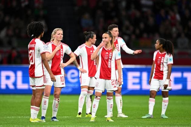 AMSTERDAM - (l-r) Lily Yohannes of Ajax, Nadine Noordam of Ajax, Sherida Spitse of Ajax, Rosa van Gool of Ajax, Kay-Lee de Sanders of Ajax, Ashleigh Weerden of Ajax during the UEFA women s Champions League match in group C between Ajax Amsterdam and AS Roma at the Johan Cruijff ArenA on January 30, 2024 in Amsterdam, Netherlands. ANP UEFA Women s Champions League 2023 24 2023 2024 xVIxANPxSportx xxANPxIVx 489840865 originalFilename: 489840865.jpg
