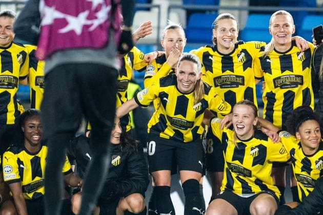 240130 Elin Rubensson, Anna Anvegard, Johanna Fossdalsa Sorensen and Josefine Rybrink of Häcken celebrate after the UEFA Women s Champions League football match between Real Madrid and Häcken on January 30, 2024 in Madrid Photo Mathias Bergeld BILDBYRAN code MB MB0845 fotboll football soccer fotball champions league real madrid häcken dam bbeng women kvinner jubel  Copyright: MATHIASxBERGELD BB240130MB091