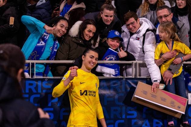 Goalkeeper Zecira Musovic (1 Chelsea) celebrating with the fans after the UEFA Women?s Champions League game between Paris FC and Chelsea FC at Stade Charlety in Paris, France. (Pauline FIGUET SPP) Copyright: xPaulinexFIGUETx xSPPx spp-en-PaFiSp-PF_PFCvCFC150