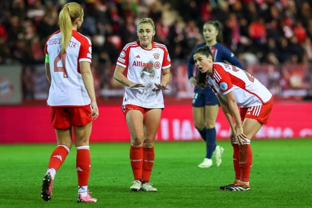 Georgia Standway FC Bayern Muenchen, 31 with Sarah Zadrazil FC Bayern Muenchen, 25 and Glodis Perla Viggosdottir FC Bayern Muenchen, 04 FC Bayern Muenchen vs Paris St Germain, Football UEFA Women s Champions League, Group Round 6 Matchday, Season 23 24, 30 01 2024 FC Bayern Muenchen vs Paris St Germain, Football UEFA Women s Champions League, Group Round 6 Matchday, Season 23 24, 30 01 2024 Muenchen Copyright: xEibner-Pressefoto JennixMaulx EP_JML