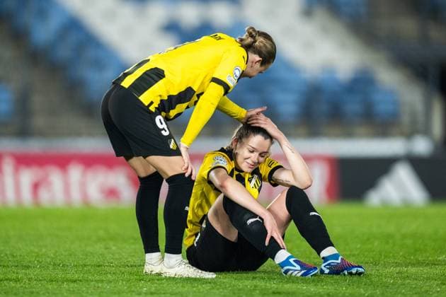 240130 Filippa Curmark and Anna Csiki of Häcken after the UEFA Women s Champions League football match between Real Madrid and Häcken on January 30, 2024 in Madrid Photo Mathias Bergeld BILDBYRAN code MB MB0845 fotboll football soccer fotball champions league real madrid häcken dam bbeng women kvinner  Copyright: MATHIASxBERGELD BB240130MB097