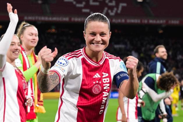 AMSTERDAM - Sherida Spitse of Ajax celebrates the 2-1 victory and reaches the quarter-finals after the UEFA women s Champions League match in group C between Ajax Amsterdam and AS Roma at the Johan Cruijff ArenA on January 30, 2024 in Amsterdam, Netherlands. ANP UEFA Women s Champions League 2023 24 2023 2024 xVIxANPxSportx xxANPxIVx 489848198 originalFilename: 489848198.jpg