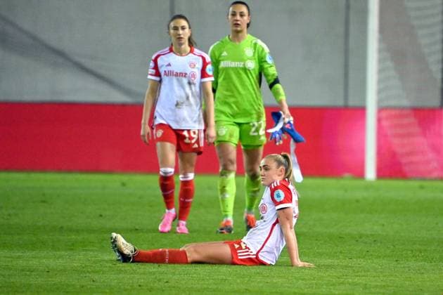 Georgia STANWAY FCB after the match, disappointment,frustration,disappointed,frustrated,dejected, hi Katharina NASCHENWENG FCB , Goalkeeper Maria Luisa GROHS FCB FC Bayern Muenchen Paris Saint Germain 2 2 Womens Champions League on 30 01 2024 FC BAYERN CAMPUS