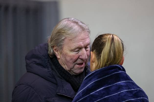 Horst Hrubesch national coach after the match troestet Klara Buehl FC Bayern Muenchen, 17 FC Bayern Muenchen vs Paris St Germain, Football UEFA Women s Champions League, Group Round 6 Matchday, Season 23 24, 30 01 2024 FC Bayern Muenchen vs Paris St Germain, Football UEFA Women s Champions League, Group Round 6 Matchday, Season 23 24, 30 01 2024 Muenchen Copyright: xEibner-Pressefoto JennixMaulx EP_JML