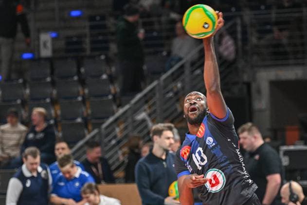 Berlin, Germany January 31, 2024 CL Volleyball 2023 2024 Berlin Recycling Volleys vs Tours VB In the picture Aboubacar Drame Neto Tours VB at the warmup Copyright: xFotostandx xReuhlx