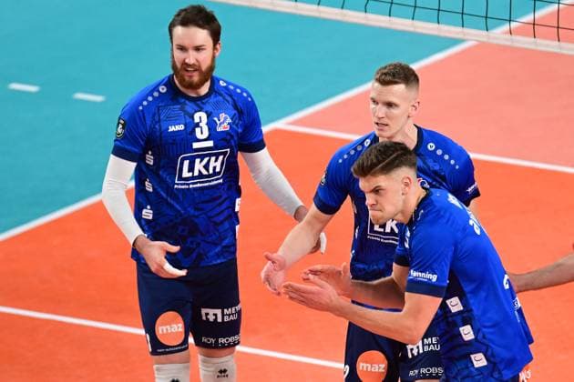 Volleyball I Men I 2023 2024 I CEV Cup I Quarterfinal CCM 75 I SVG Lüneburg AONS Milon NEA Smyrni ATHENS I 31 1 2024 How does Erik Johannes Röhrs 5, SVG Lüneburg only look when the point is lost¦ Lüneburg LKH Arena Niedersachsen Germany Copyright: xLobeca AndreasxHannigx