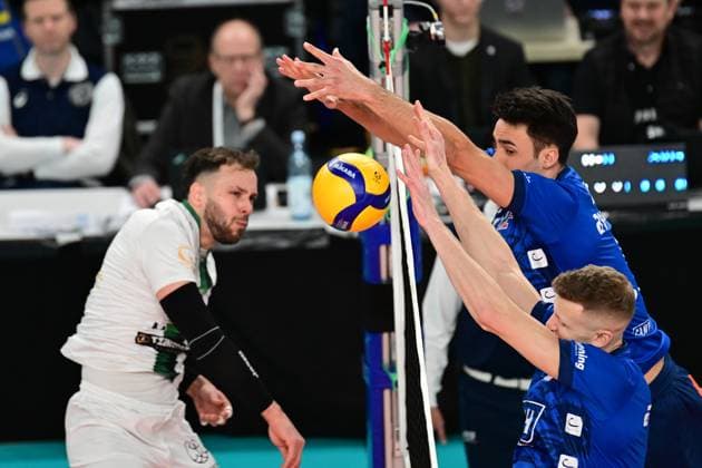 Volleyball I Men I 2023 2024 I CEV Cup I Quarterfinal CCM 75 I SVG Lüneburg AONS Milon NEA Smyrni ATHENS I 31 1 2024 Here is the lock to a16 cant get past the double block of Blake Gregory Leeson 2, SVG Lüneburg and Xander Wolf Wassenaar Ketrzynski 11, SVG Lüneburg Lüneburg LKH Arena Niedersachsen Germany Copyright: xLobeca AndreasxHannigx